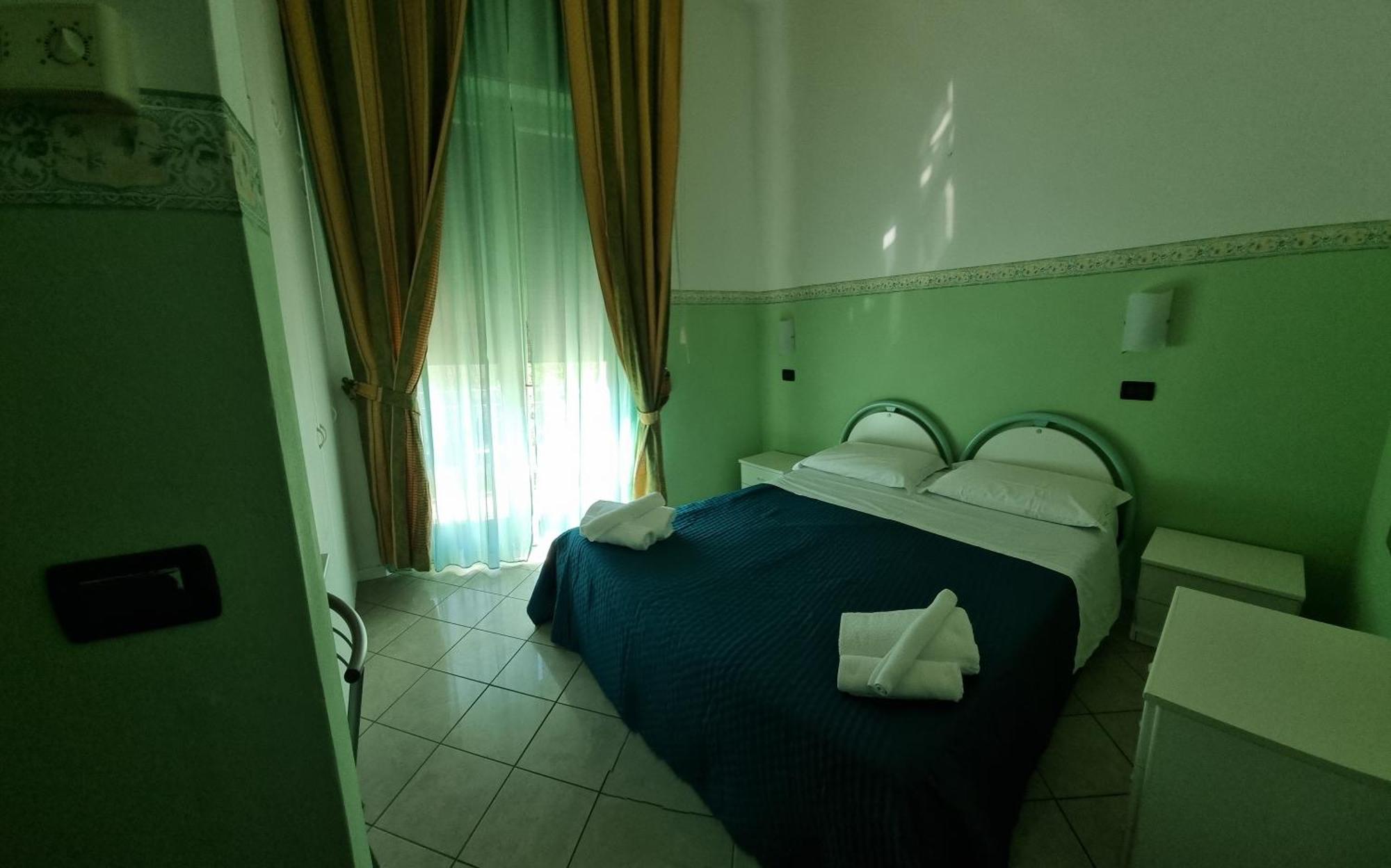 Hotel K2 Cervia 3 Stelle Sup Exterior photo
