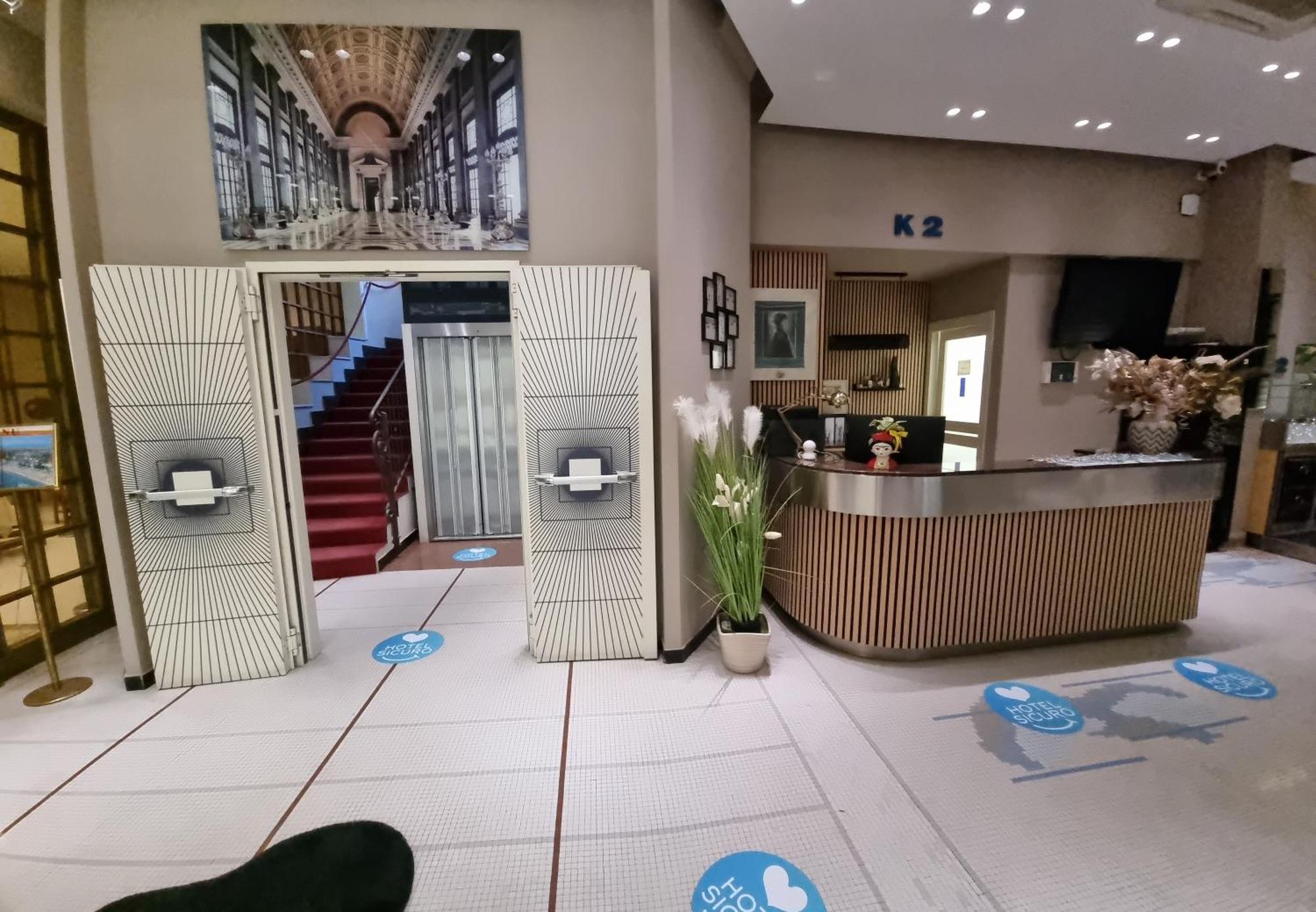 Hotel K2 Cervia 3 Stelle Sup Exterior photo