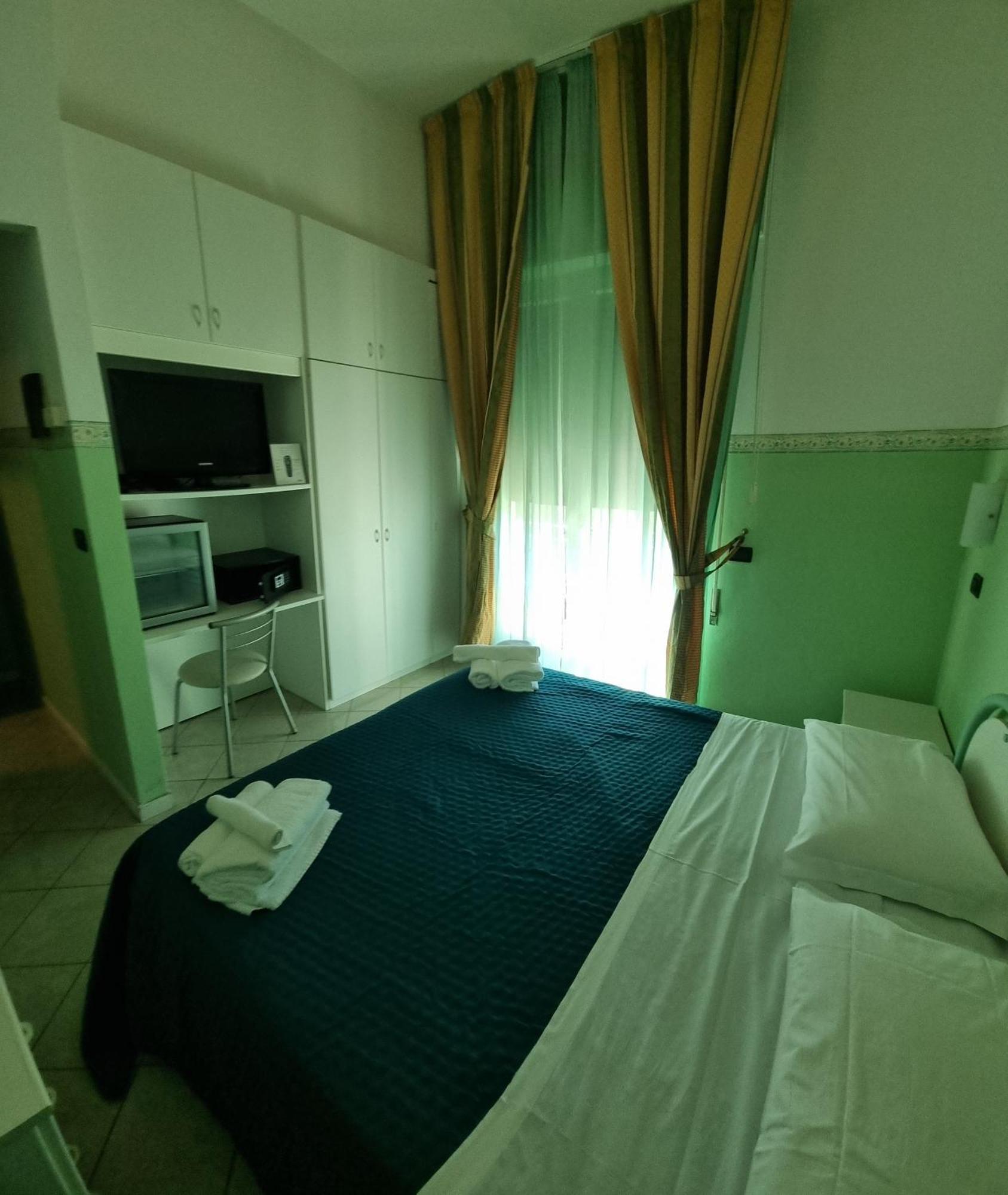 Hotel K2 Cervia 3 Stelle Sup Exterior photo