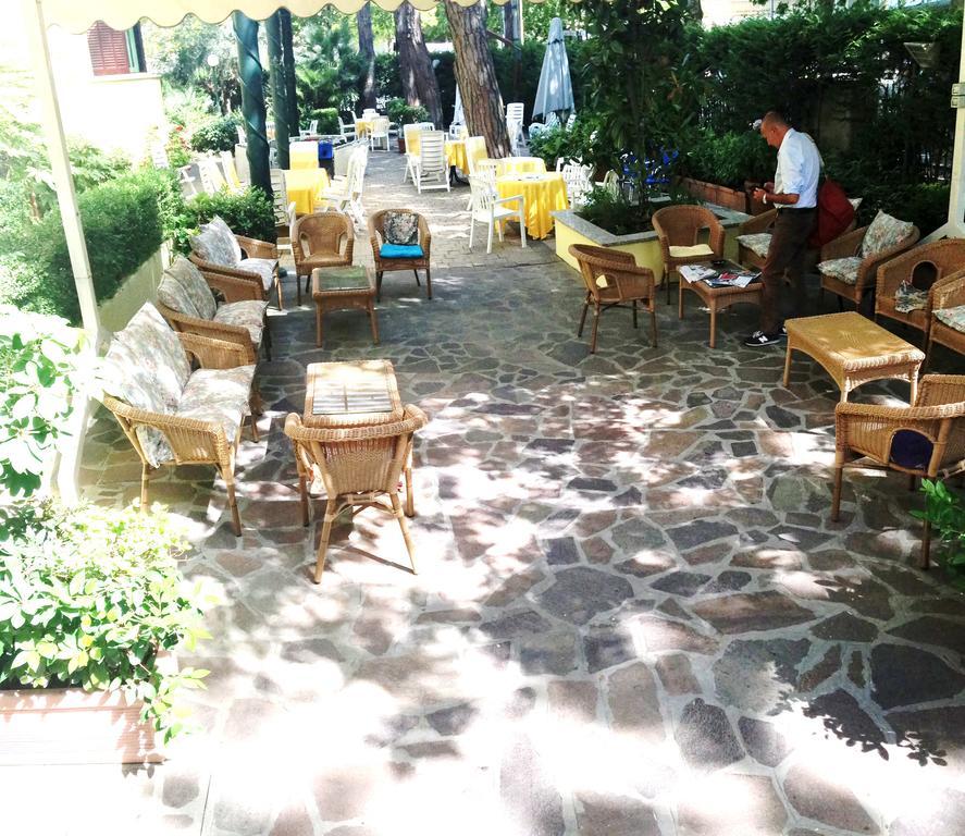 Hotel K2 Cervia 3 Stelle Sup Exterior photo